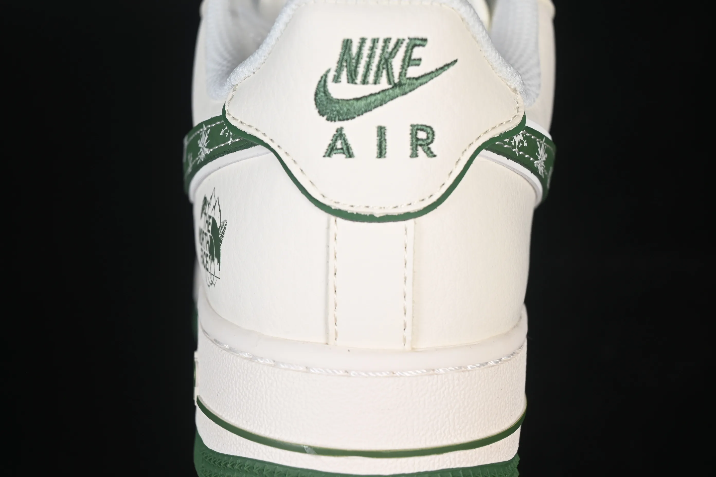 All categories Nk Air Force 1 Air Force series Nk Air Force 1 Low Air Force low-top Nike Air Force 1'07 Low North Face joint Everest Air Force 1 low-top casual sneakers JP8028-065
